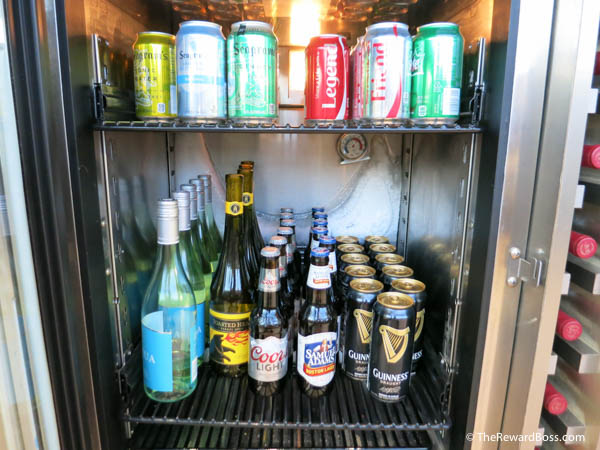 Aer Lingus Lounge JFK - beer and drinks