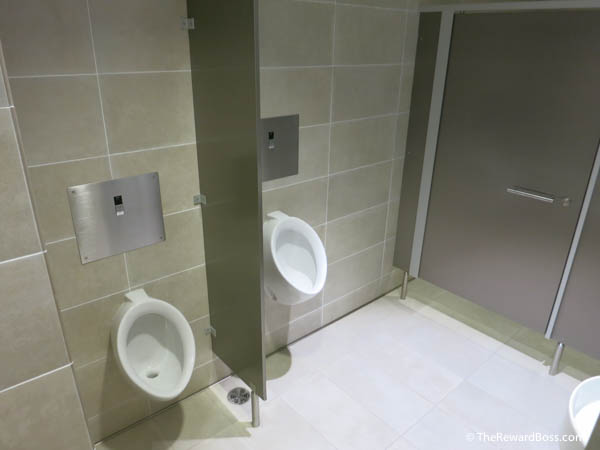 Aer Lingus Lounge JFK - bathroom