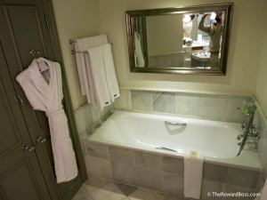 Westin Dublin Hotel - Suite Master Bathroom